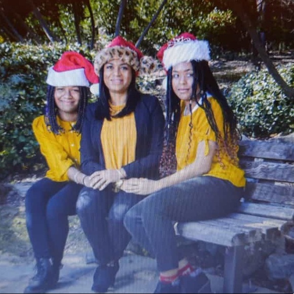 Meet your Posher, Sandy - Picture 1 of 1